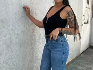 Myfreecams Watch Live Sex Cams of LorennaHdez