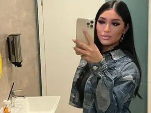 Myfreecams Free Porn Cam of Kira_Krush