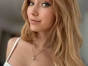 Myfreecams Sex Cam of LuciaAmazing