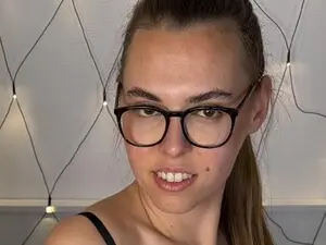 Myfreecams Watch Live Sex Cams of AriianaDoll