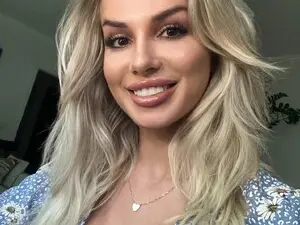 Myfreecams Watch Live Sex Cams of CorneliaBaby