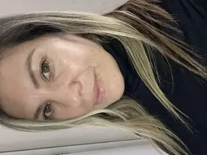 Myfreecams Live Sex Cam of Emassexy