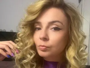 Myfreecams Nude Webcam of LovelyAria