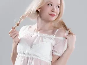 Myfreecams Sex Cam of Alice_Chery