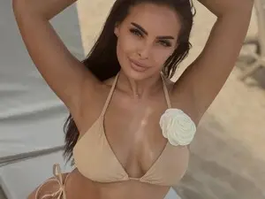 Myfreecams Watch Live Sex Cams of Alma_Luv