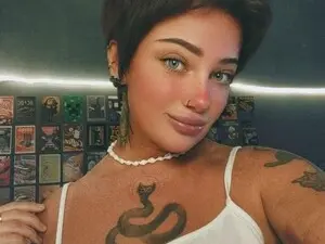 Myfreecams Sex Chat of LessaHost