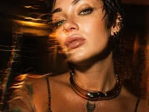 Myfreecams Sex Chat of LessaHost