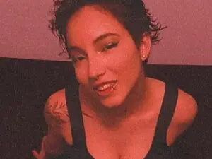 Myfreecams Sex Cam of Laura_hills18