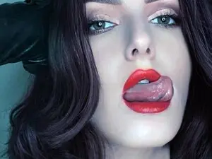 Myfreecams Sex Cam of Red_Lips_Girl