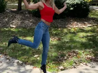 Streamate Watch Live Sex Cams of SavanahLinn