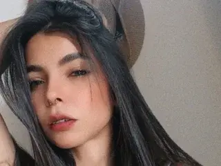 Streamate Live Sex Cam of LIZGENSY