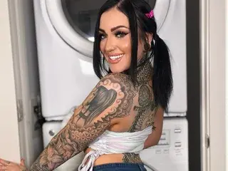 Streamate Live Porn of NikitaRaeBlack