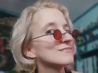 Streamate Nude Webcam of MissQuinCam