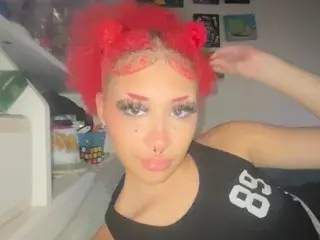 Streamate Free Live Porn of TinyJayla