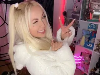 Streamate Private Sex Chat of LittlePinkBunnny