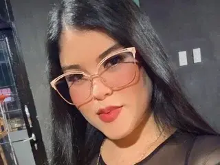 Streamate Free Live Porn of perla_luxe