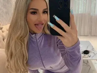 Streamate Sex Cam of SpoilM3Mor33