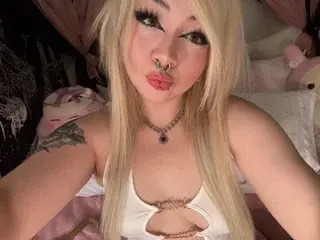 Streamate Free Porn Cam of nymphokitty