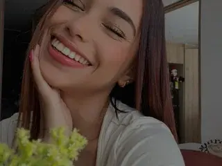 Streamate Free Live Porn of AnnieAdaams