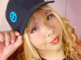 Streamate Free Live Porn of AngelicMoonnn