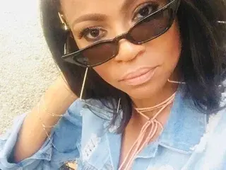 Streamate Free Porn Cam of HOOTY_STEPMOMMY