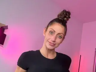 Streamate Free Live Porn of SkyeHotwife