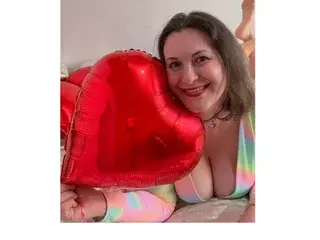 Streamate Adult Webcam of EmiliSquirt69