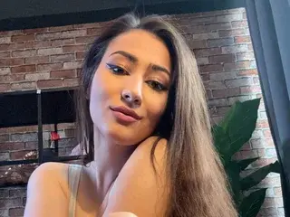Streamate Nude Webcam of IsoldeBlis