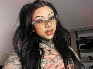 Streamate Sex Cam of MilaMonty
