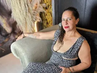 Streamate Watch Live Sex Cams of Luna_Mature
