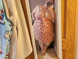 Streamate Nude Webcam of CurvesWithBBW
