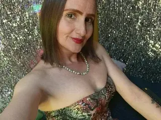 Streamate Live Porn of RubiHolmes