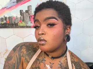 Streamate Sex Cam of LaylaCumninngss