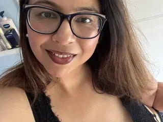 Streamate Adult Video Chat of Zarah_Housewife