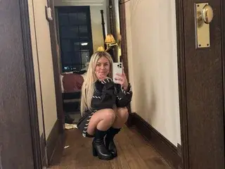 Streamate Nude Webcam of BabyBellXO