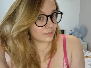 Streamate Live Sex Cam of Emski_xox