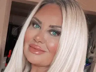 Streamate Live Sex of MollyMilfXOXO