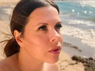 Streamate Watch Live Sex Cams of AprilWow