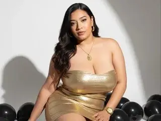 Streamate Best live sex cam show of MirethBigboobs