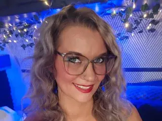 Streamate Adult Webcam of NinaNicoleRoyale