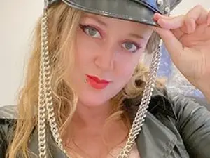 Streamate Watch Live Sex Cams of GoddessKisica