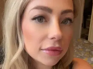 Streamate Live Sex of FrankiiRayeXXXX