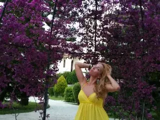 Streamate Nude Webcam of blondeangel_4u2