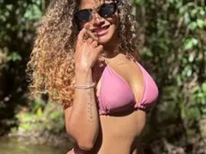 Streamate Free Live Porn of RiriWilde