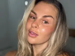 Streamate Live Porn of ClaraXVale