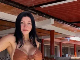 Streamate Live Sex Cam of Adoraht