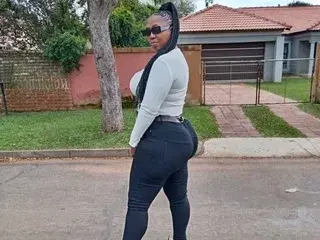 Streamate Free Porn Cam of AFRICANCURVYBOOTYXXX
