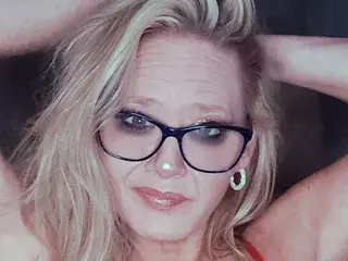 Streamate Sex Cam of HaleyRenee