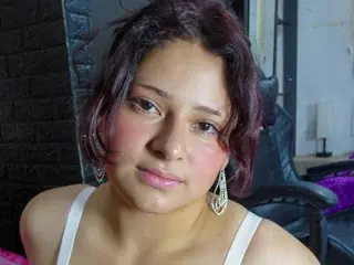 Streamate Watch Live Sex Cams of Sary_LittleSmiles