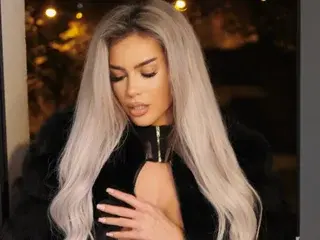 Streamate Best live sex cam show of QueenSelena